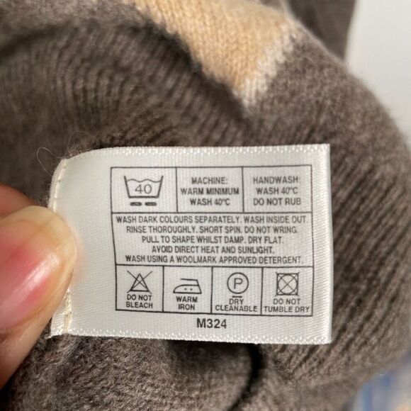 James Pringle Weavers Mens Lambswool Sweater L Argyle Print V Neck Classic Work - Picture 3 of 5